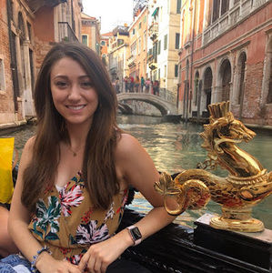 Meet your Posher, Joanna